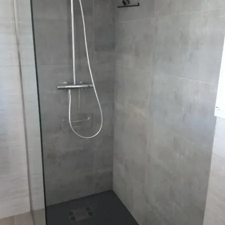 Cosy Les Bains Homestay